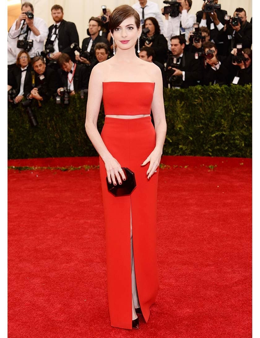Retour sur le look très glamour d’Anne Hathaway au Met Ball 2014