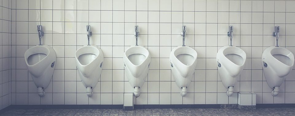 L&rsquo;urinoir: objet pratique, ludique ou artistique?