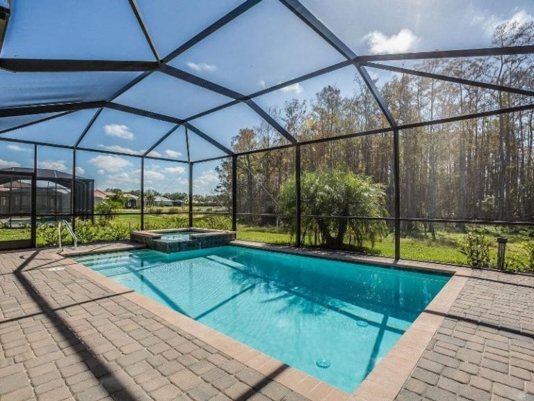 Un abri de piscine pour l&rsquo;hiver