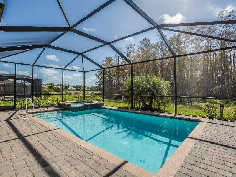 Un abri de piscine pour l&rsquo;hiver