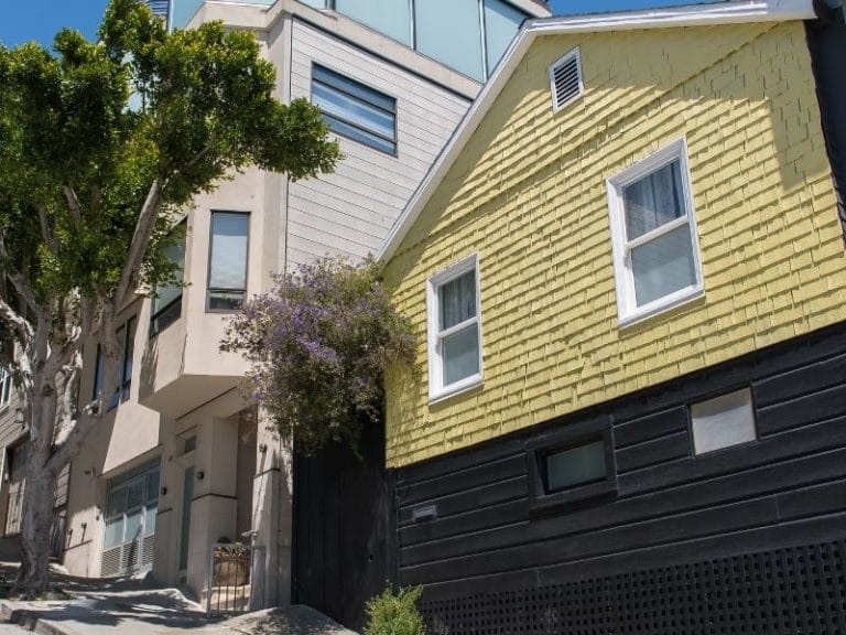 Portail coulissant - Terrain en pente