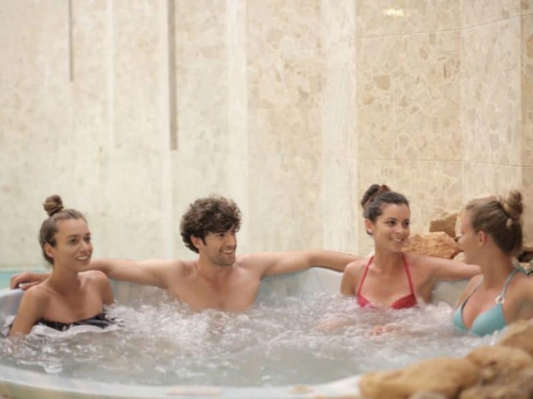 Jacuzzi à vendre à Liège : transformez votre maison en un havre de détente !