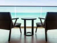 Choisissez le garde-corps en verre sur mesure pour votre terrasse !